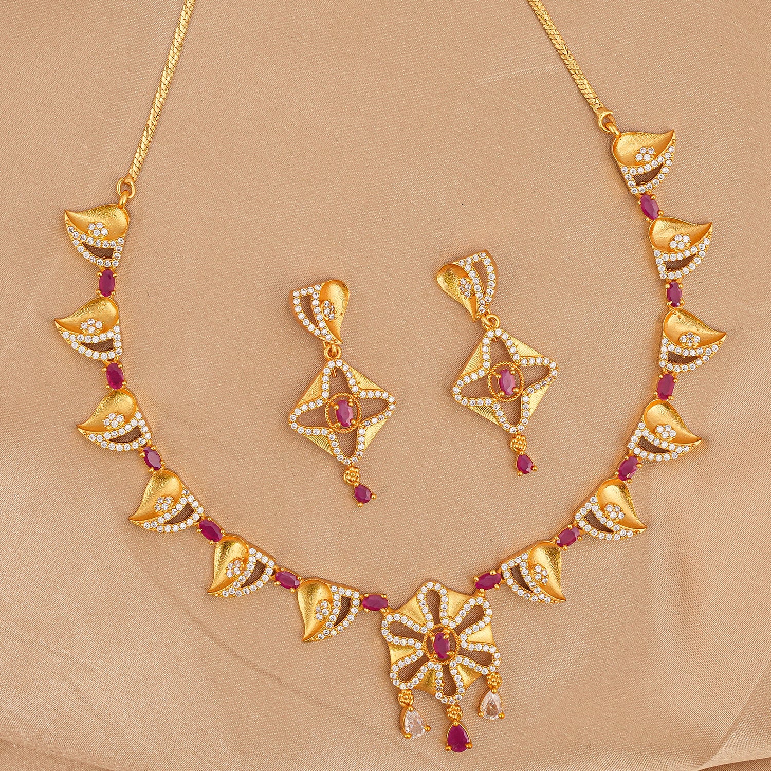 Traditional Kundan Pearl Statement Necklace Set